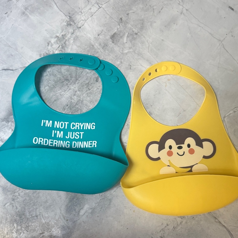 2 silicone bibs, quick shipping